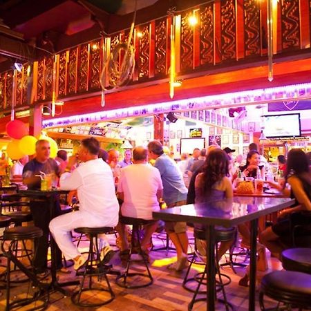 The Expat Hotel Patong Екстериор снимка