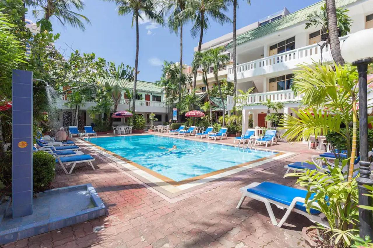 The Expat Hotel Patong Екстериор снимка