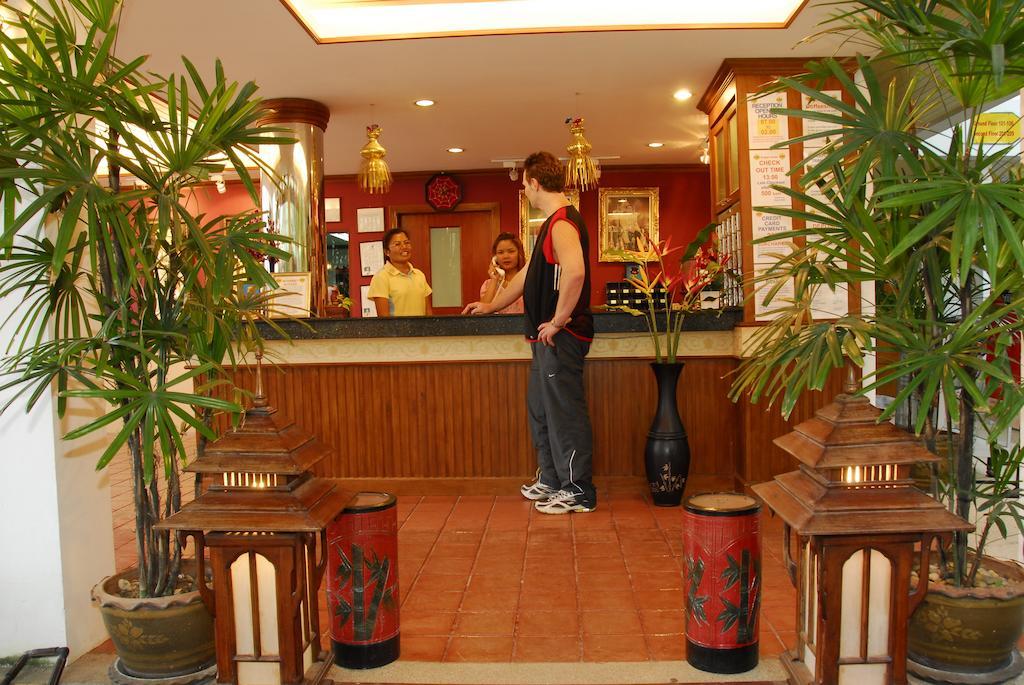 The Expat Hotel Patong Екстериор снимка