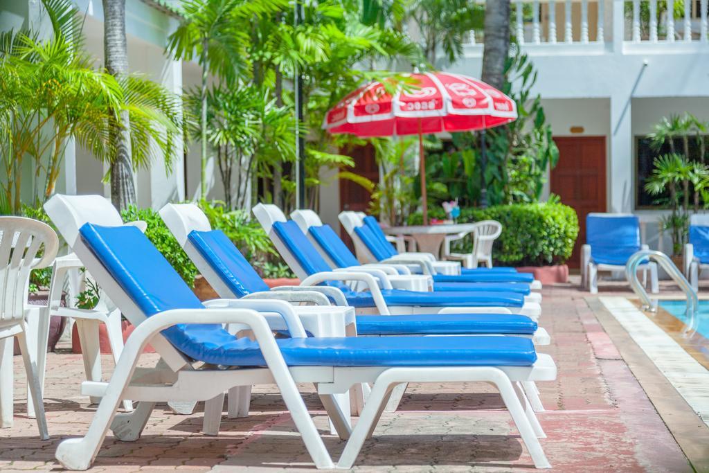 The Expat Hotel Patong Екстериор снимка