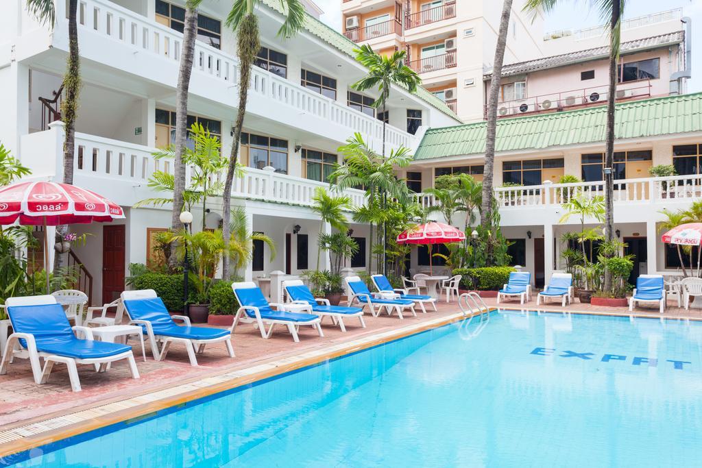 The Expat Hotel Patong Екстериор снимка