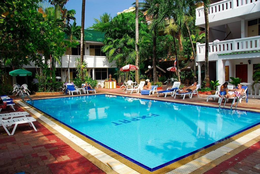The Expat Hotel Patong Екстериор снимка