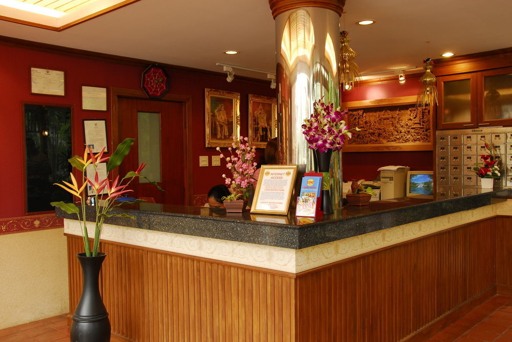 The Expat Hotel Patong Екстериор снимка
